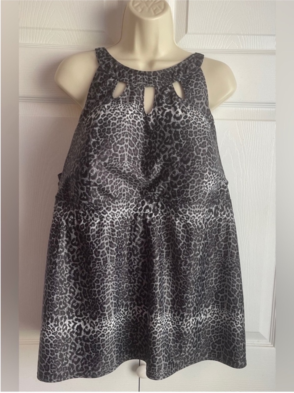 Septangle Gray Black Animal Print Halter High Neck Keyhole Swim Top Size 22W